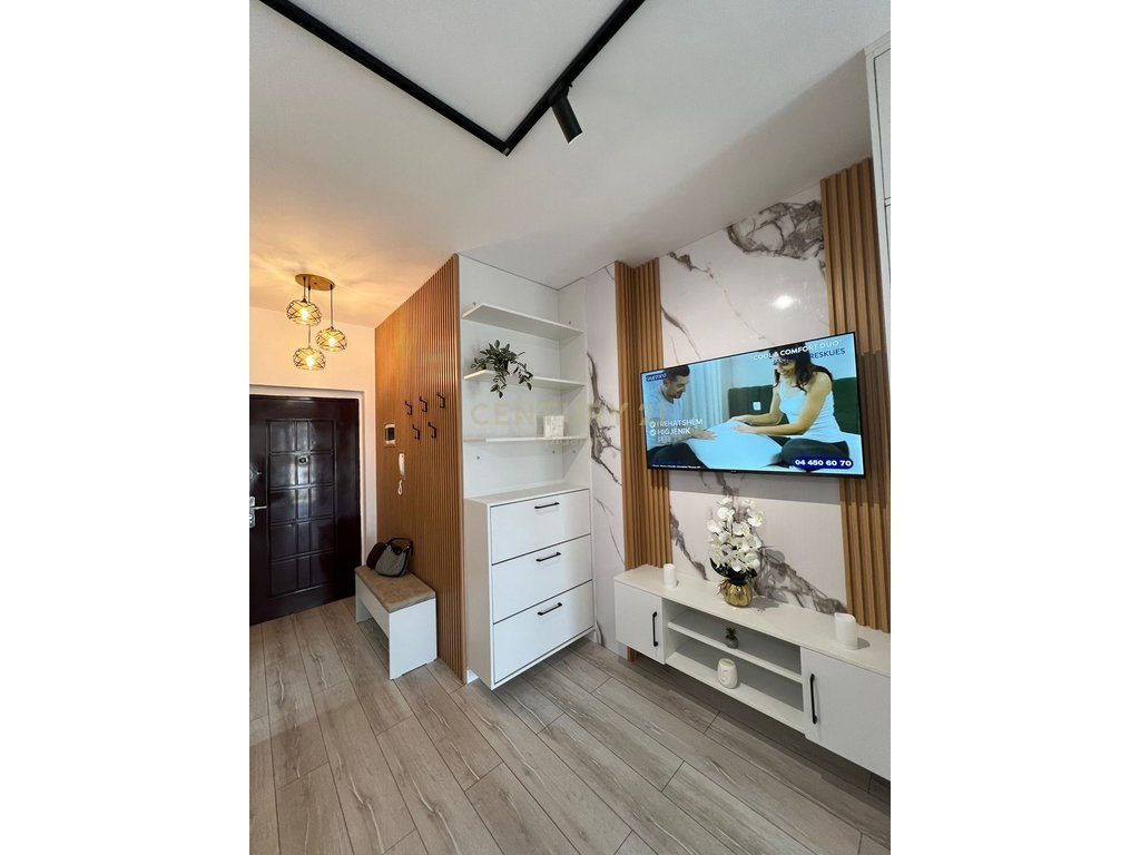 Shitet Apartament 1+1 i investuar, plazh Rrota Kuqe