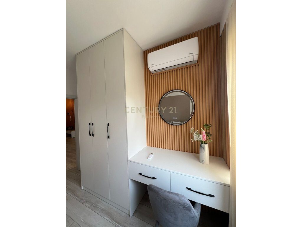 Shitet Apartament 1+1 i investuar, plazh Rrota Kuqe