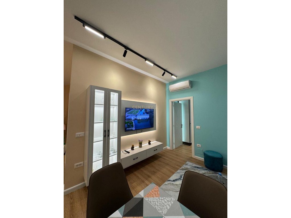 JEPET ME QIRA APARTAMENT 2+1 NE LUNGOMARE -100 M NGA DETI!!