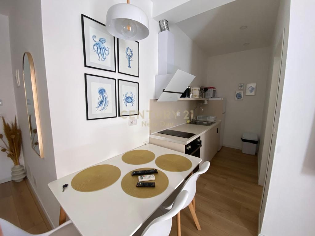 SHITET APARTAMENT 2+1 TEK SHKEMBI I KAVAJES!