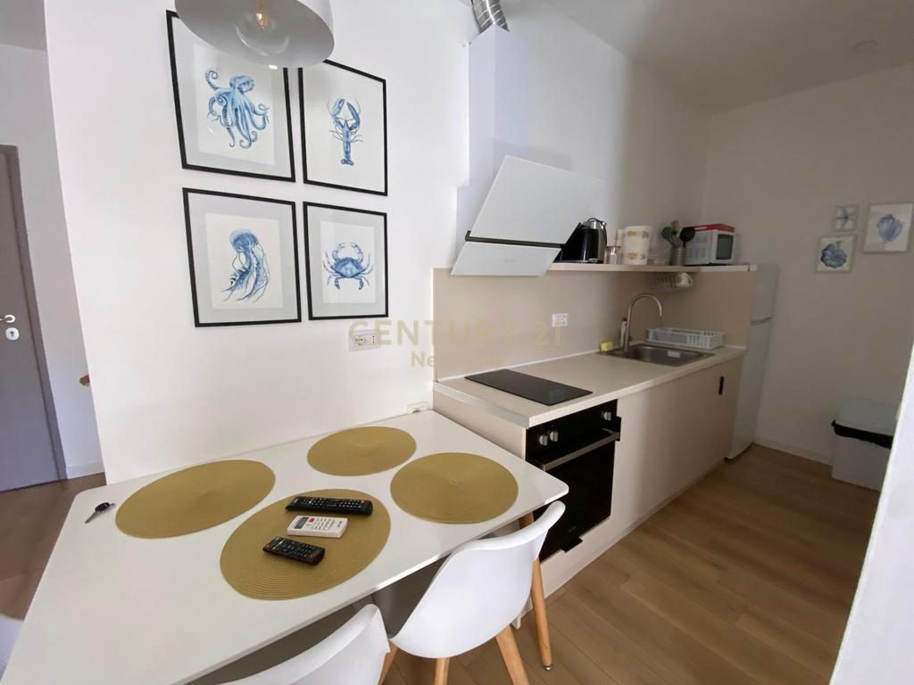 SHITET APARTAMENT 2+1 TEK SHKEMBI I KAVAJES!