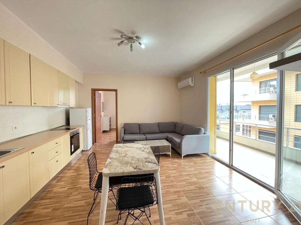 APARTAMENT 1+1 PER QIRA NE VLORE!