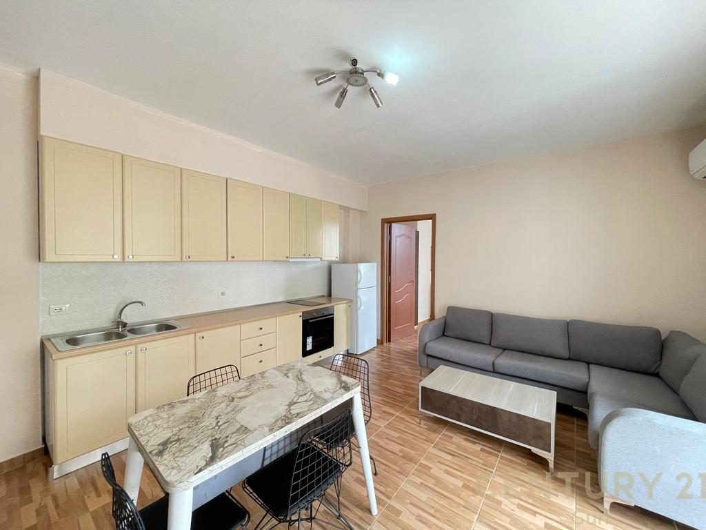 APARTAMENT 1+1 PER QIRA NE VLORE!