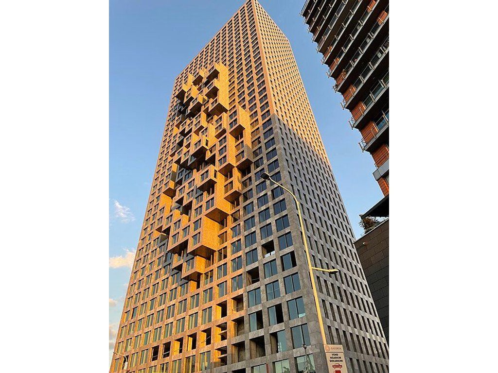 Shitet Apartament 3+1+2 në Downtown Tirana; Kati i 35-të |  Pamje panoramike!