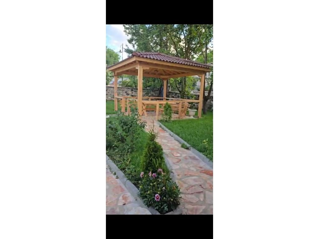 OKAZION VOSKOPOJE !  Shesim 518 m2 truall dhe 61 m2  shtëpi private e pajisur me certifikate dhe me nje leje per ndertim...
