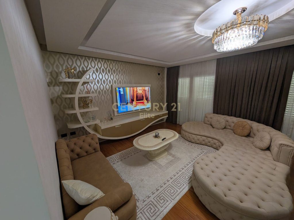 Shitet apartament 2+1+2 tek Kopeshti Zoologjik.