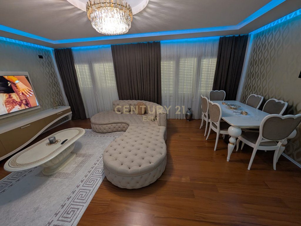 Shitet apartament 2+1+2 tek Kopeshti Zoologjik.
