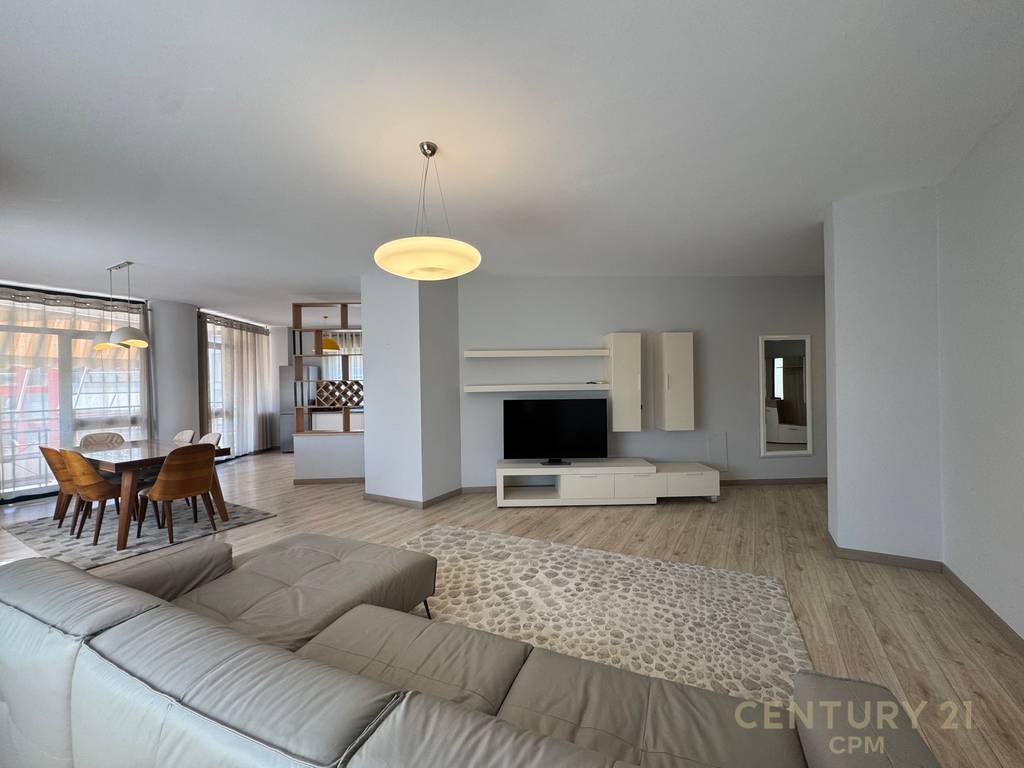 Apartament 3+1 + parkim per Qira prane Nobis
