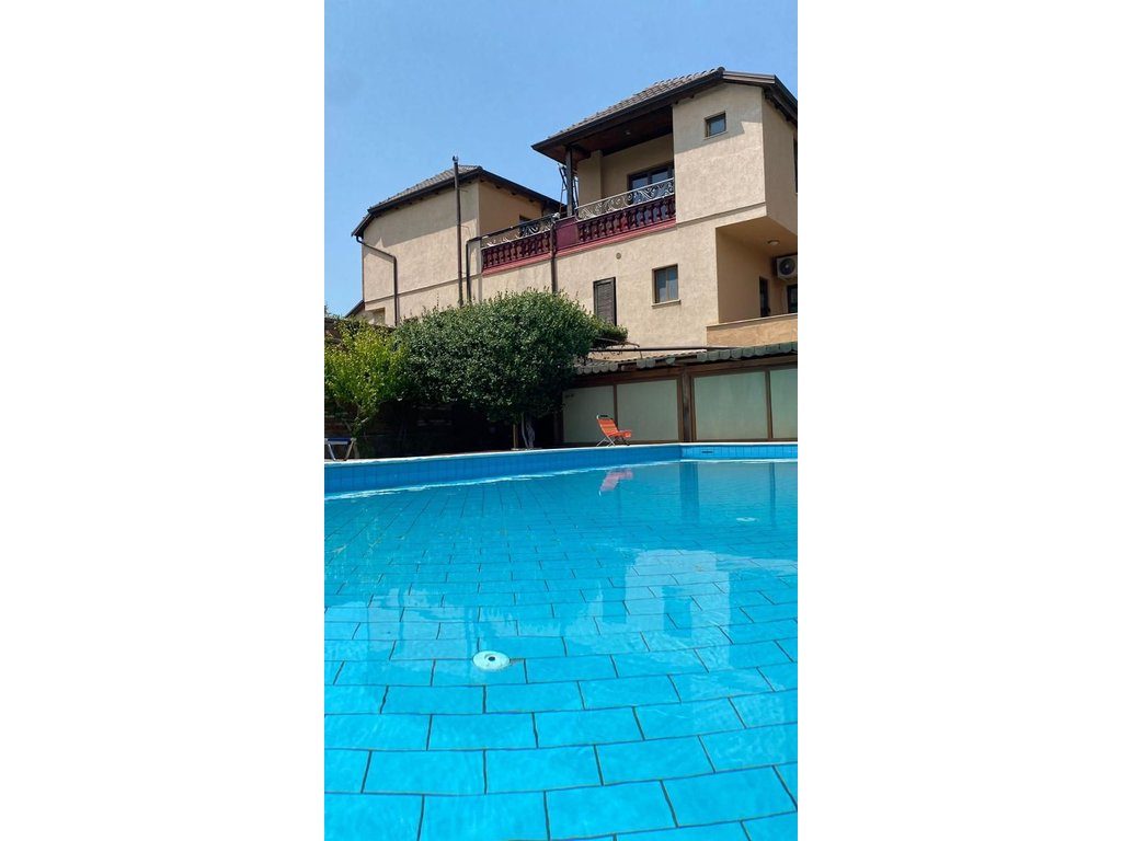 Apartament Me Qira | Pezë, Tiranë