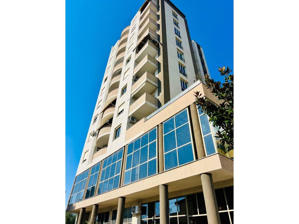PER SHITJE APARTAMENT 2+1+2+VERANDE!