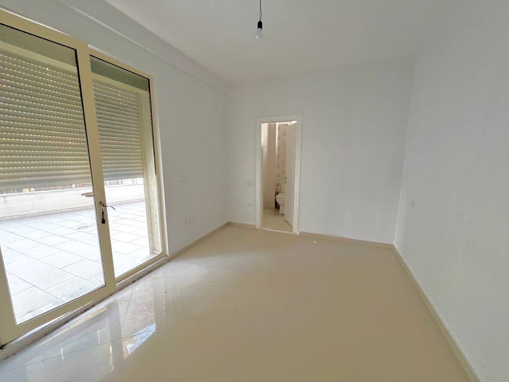 PER SHITJE APARTAMENT 2+1+2+VERANDE!