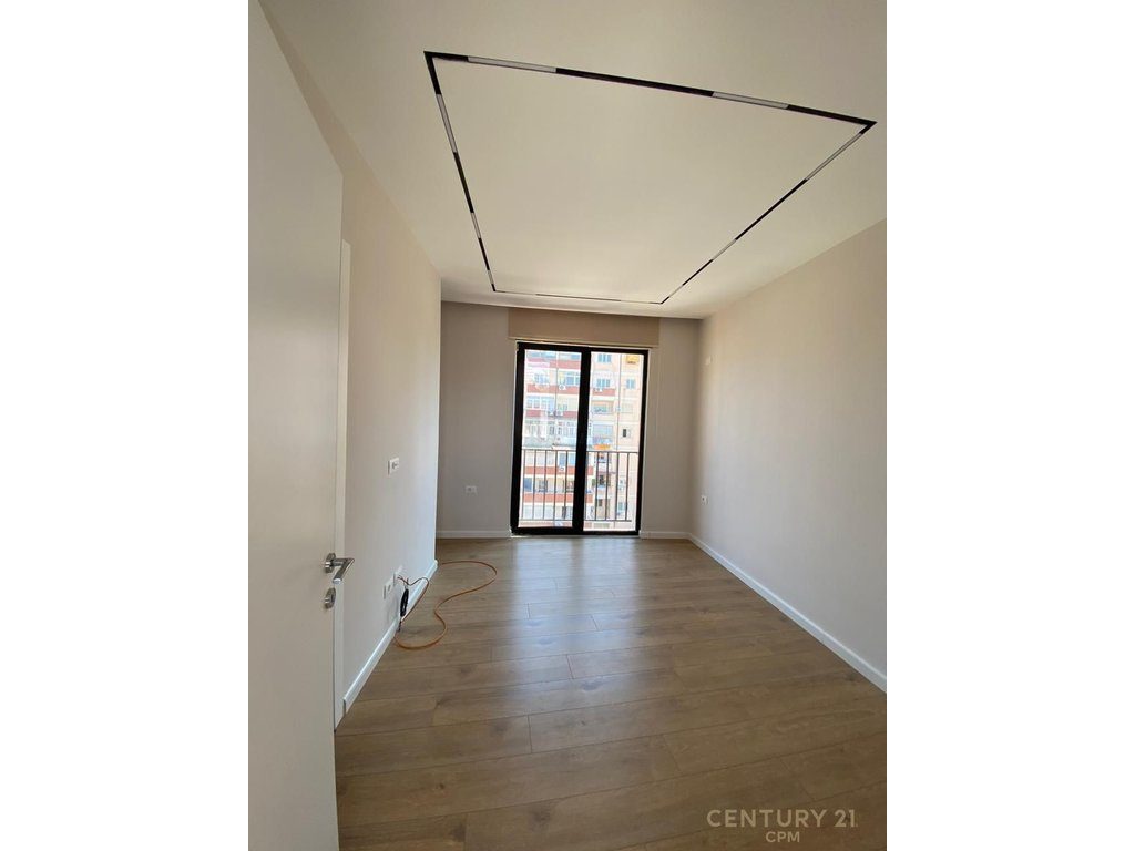 Apartament për zyra me qira pranë Rrugës Siri Kodra!