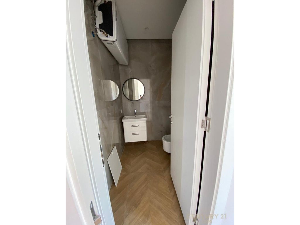 Apartament për zyra me qira pranë Rrugës Siri Kodra!