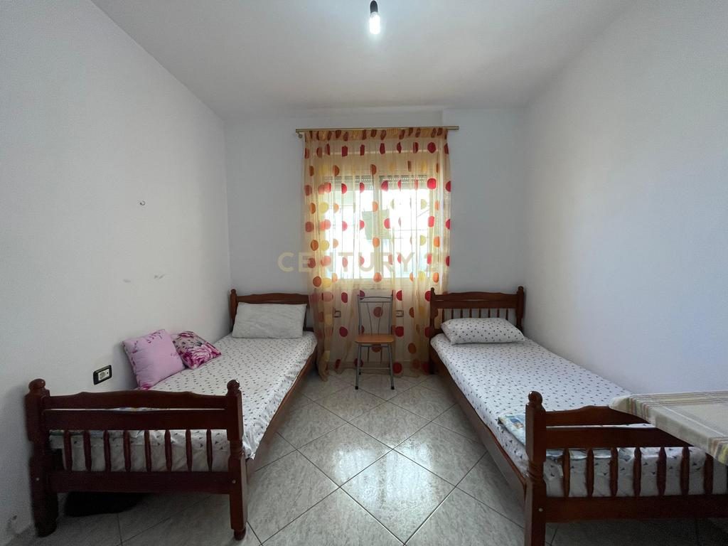 APARTAMENT MODEST 2+1 PER QERA PRANE SKELES