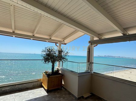 Jepet me qira apartament 1+1 buze detit tek Shkembi i Kavajes.