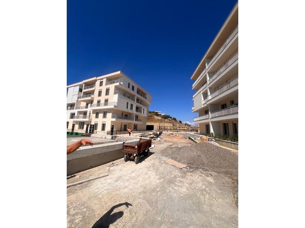 SHESIM APARTAMENT 2+1 NE DURRES PAMJE DETI ORIENTIMI PERENDIM