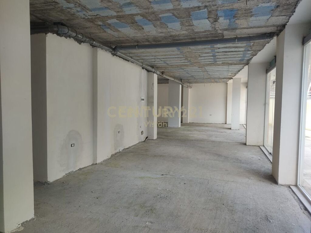 Ambient biznesi me qira afër Rruges se Gjanë, Shkodër  | 151 m²