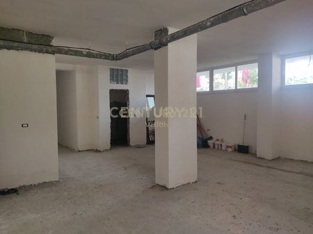 Ambient Komercial  me qira afër Rruges se Gjanë, Shkodër  | 266 m²