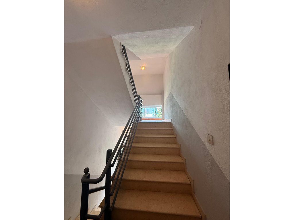 MUNDËSI UNIKE NË POGRADEC – APARTAMENT ME PAMJE NGA LIQENI!!!!