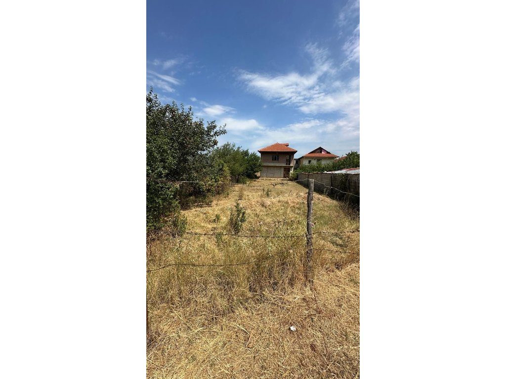 LIN – VILË ME PAMJE PANORAMIKE NGA LIQENI, MUNDËSI IDEALE INVESTIMI !!!!