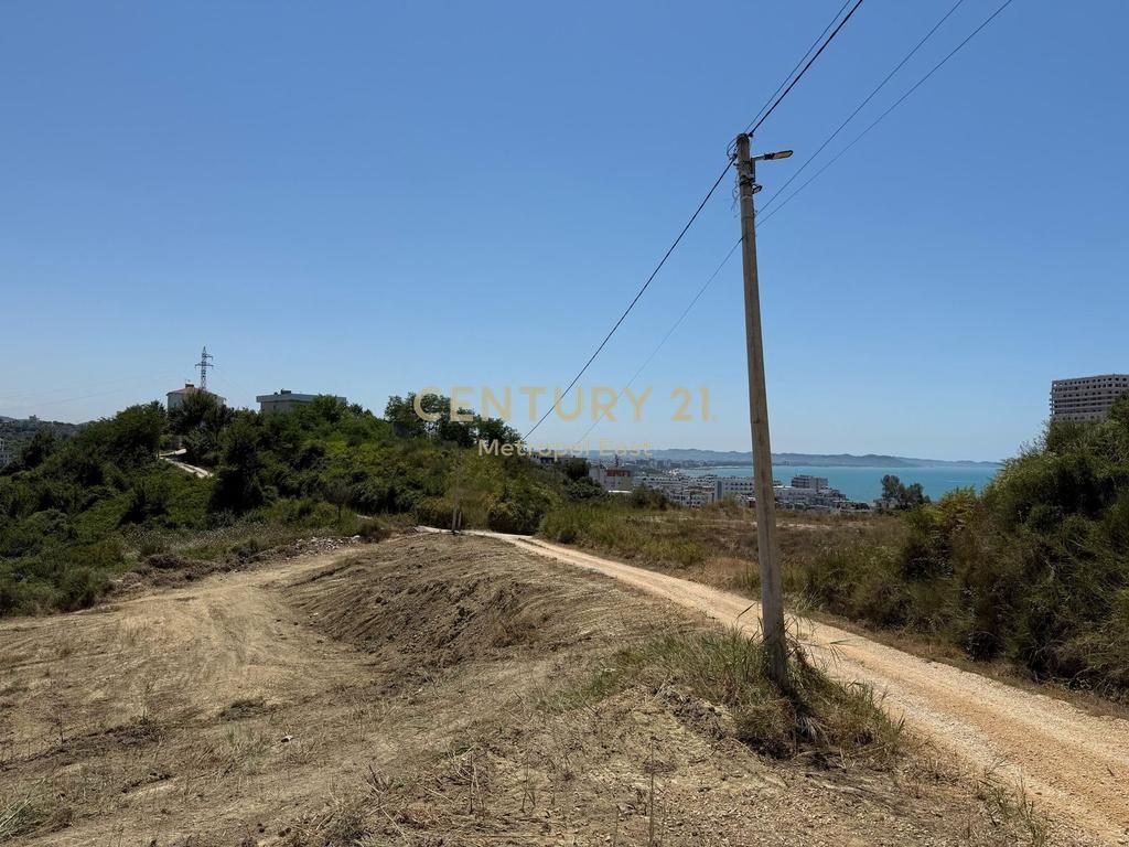Shitet tokë në Durrës – Shkallnur