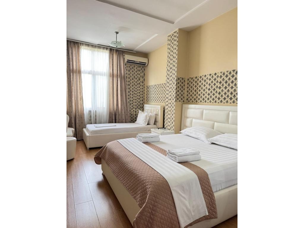 JEPET ME QIRA HOTEL NE RRUGEN E ELBASANIT!
