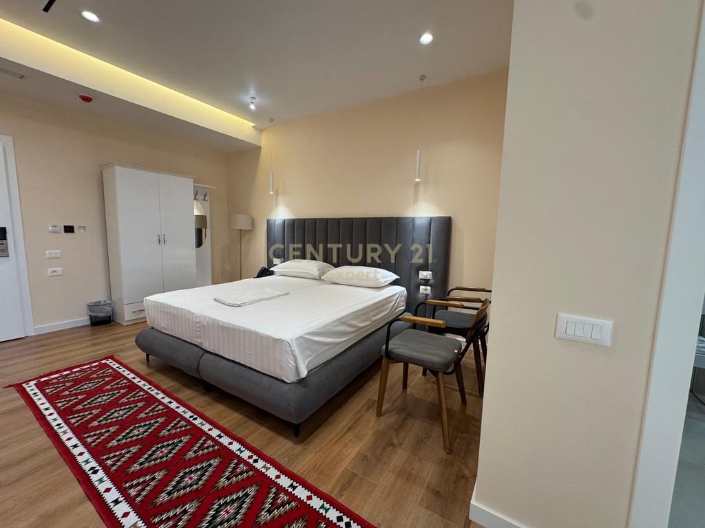 JEPET ME QIRA HOTEL NE RRUGEN E ELBASANIT!