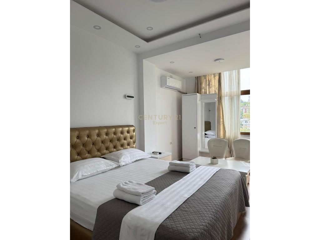 JEPET ME QIRA HOTEL NE RRUGEN E ELBASANIT!