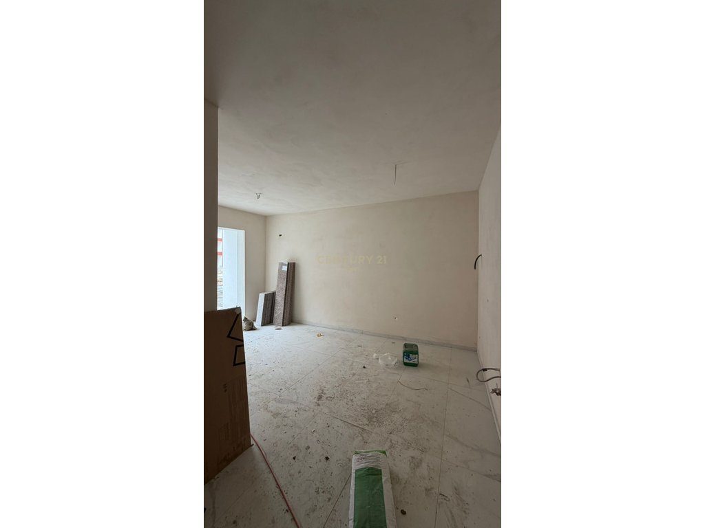 SHITET APARTAMENT 1+1 ME OBORR, TEK REZIDENCA EON NE GOLEM !