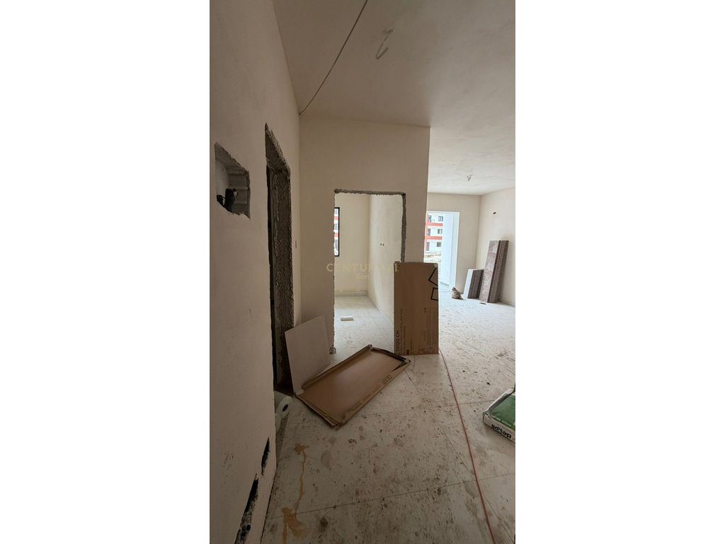 SHITET APARTAMENT 1+1 ME OBORR, TEK REZIDENCA EON NE GOLEM !