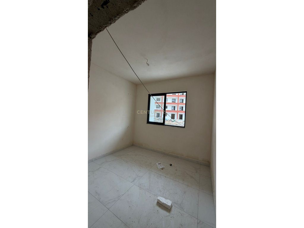 SHITET APARTAMENT 1+1 ME OBORR, TEK REZIDENCA EON NE GOLEM !