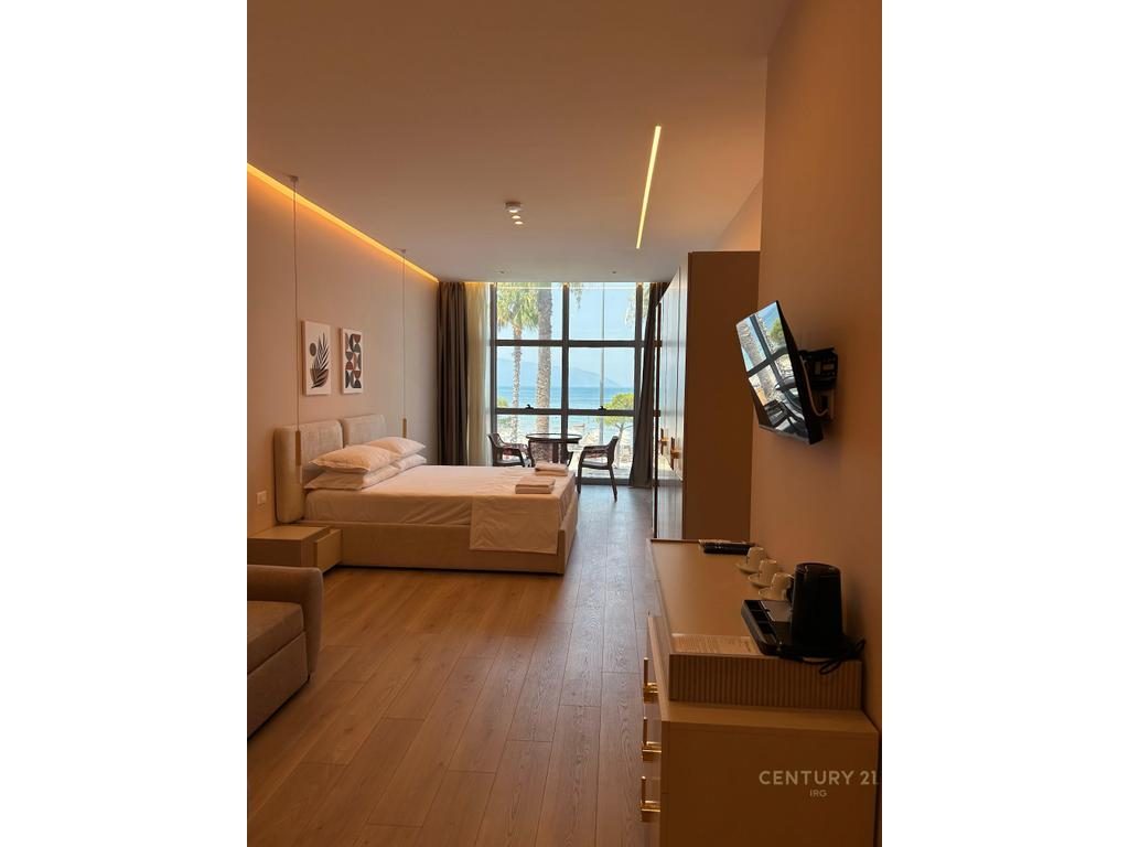 SHITET HOTEL NË LUNGOMARE - VLORË.