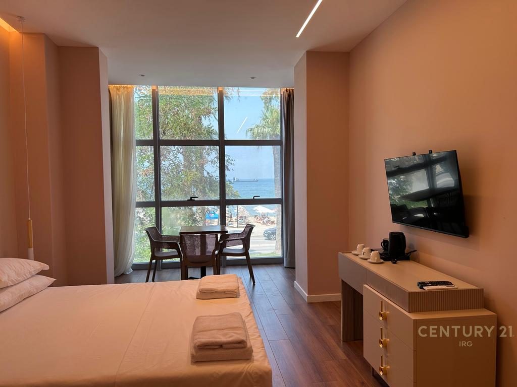 SHITET HOTEL NË LUNGOMARE - VLORË.