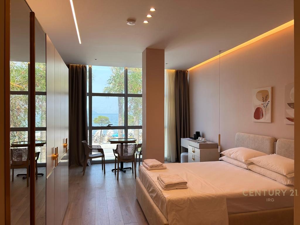 SHITET HOTEL NË LUNGOMARE - VLORË.