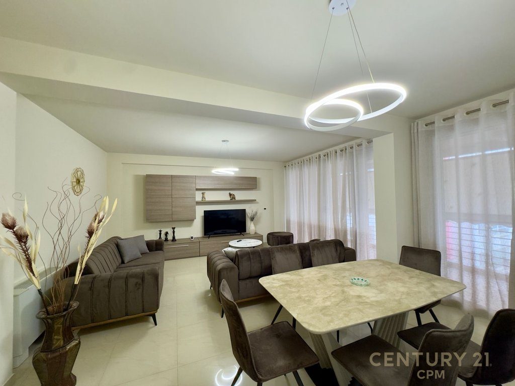 APARTAMENT 3+1+PARKIM PER QIRA TEK KOMPLEKSI "NOBIS", LIQENI I TIRANES!