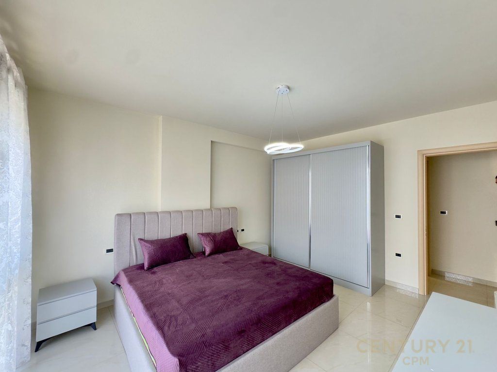 APARTAMENT 3+1+PARKIM PER QIRA TEK KOMPLEKSI "NOBIS", LIQENI I TIRANES!