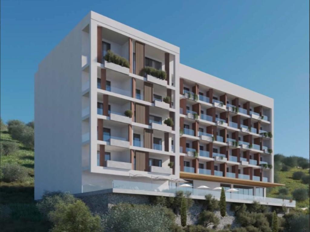 SARANDE, SHESIM APARTAMENT ME PAMJE PANORAMIKE DETI