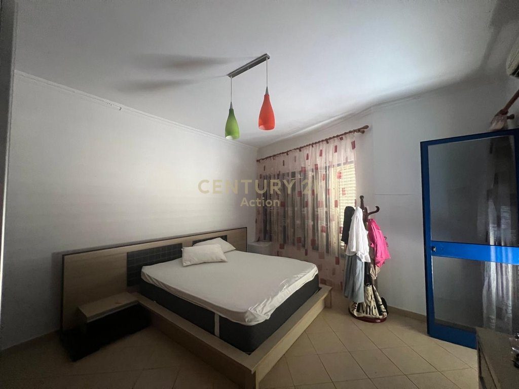 Shitet penthouse ne kati e 5 te Mali i Robit!