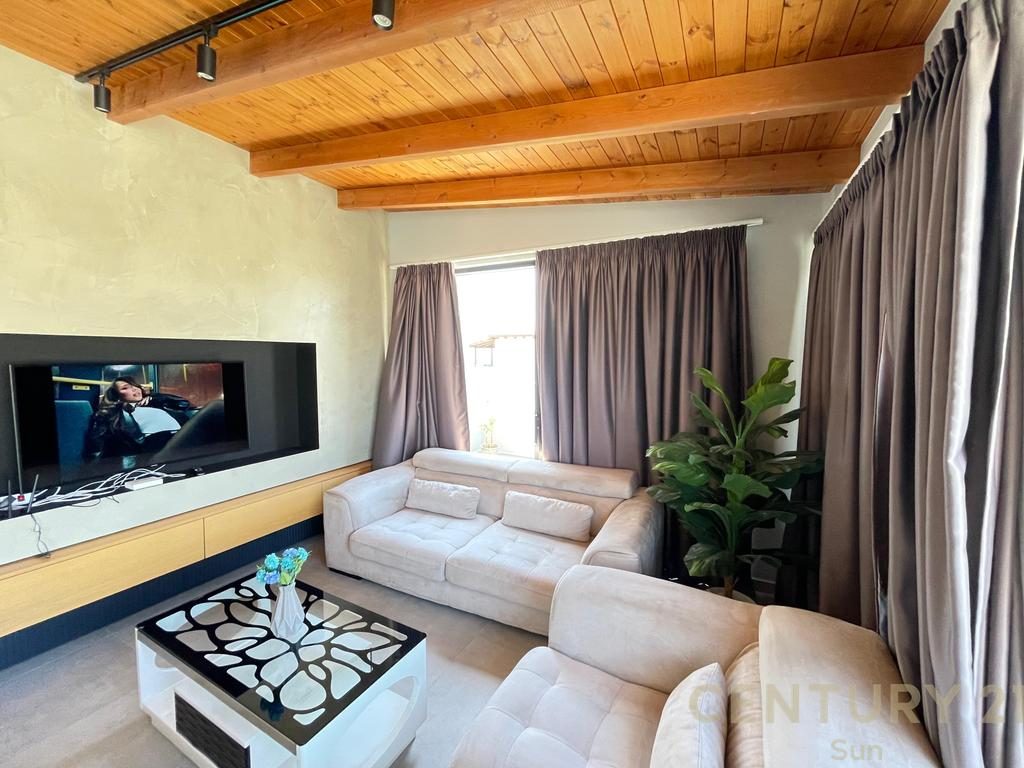 PENTHOUSE PER QIRA NE LUNGOMARE-VLORE!