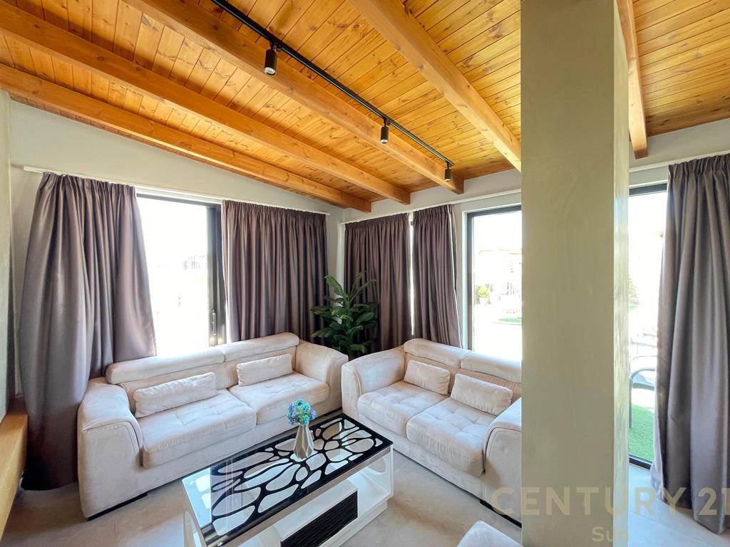 PENTHOUSE PER QIRA NE LUNGOMARE-VLORE!