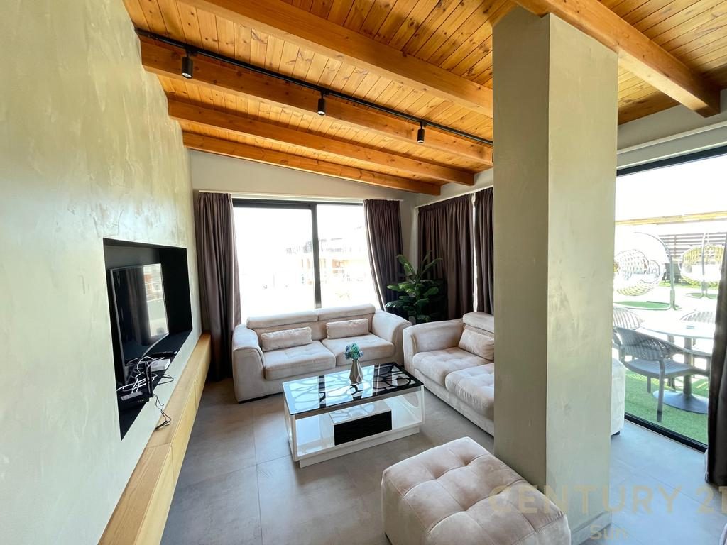PENTHOUSE PER QIRA NE LUNGOMARE-VLORE!