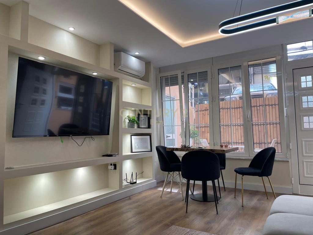 Apartament 2+1 me verandë, vetëm 100 metra nga deti – zona Plazh, Durrës!
