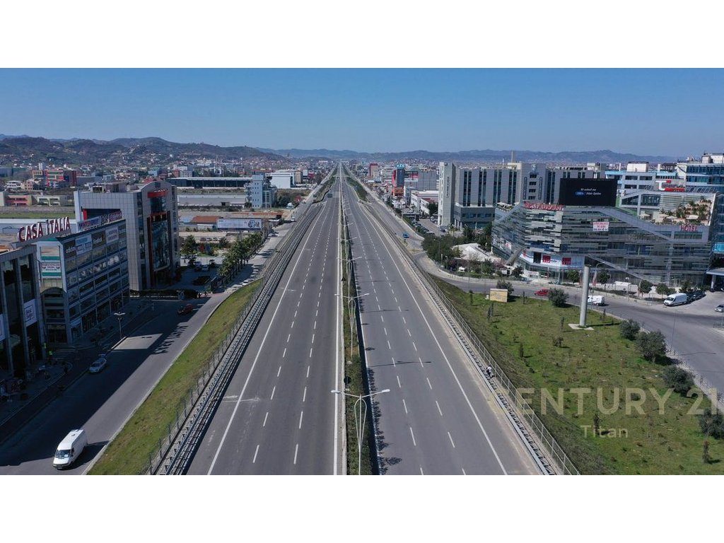 Shitet Toke 30m nga rruga kryesore te QTU!