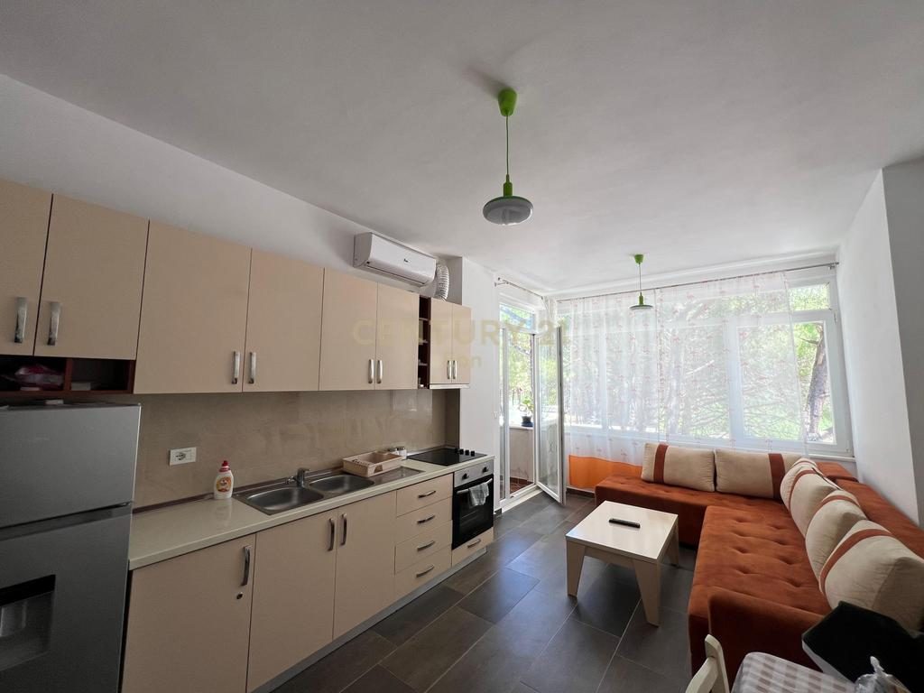 Shitet Apartament 1+1, Kompleksi Lura, Gjirin e Lalzit !
