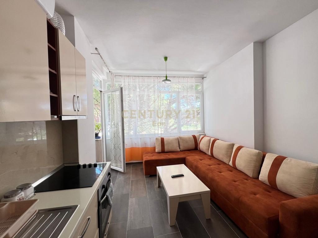 Shitet Apartament 1+1, Kompleksi Lura, Gjirin e Lalzit !
