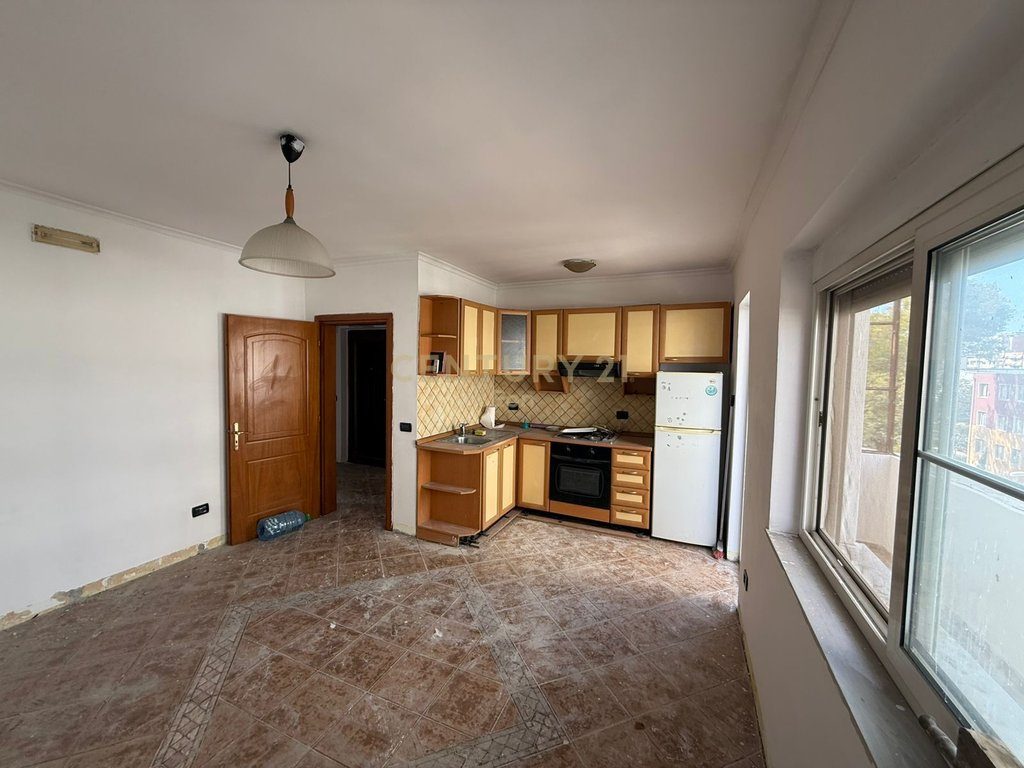 Apartament 1+1 Në Shitje tek Spitali, Durrës !!