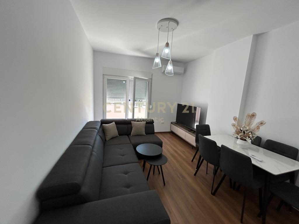 JEPET APARTAMENT 1+1 ME QERA NE PLAZH HEKURUDHA !!