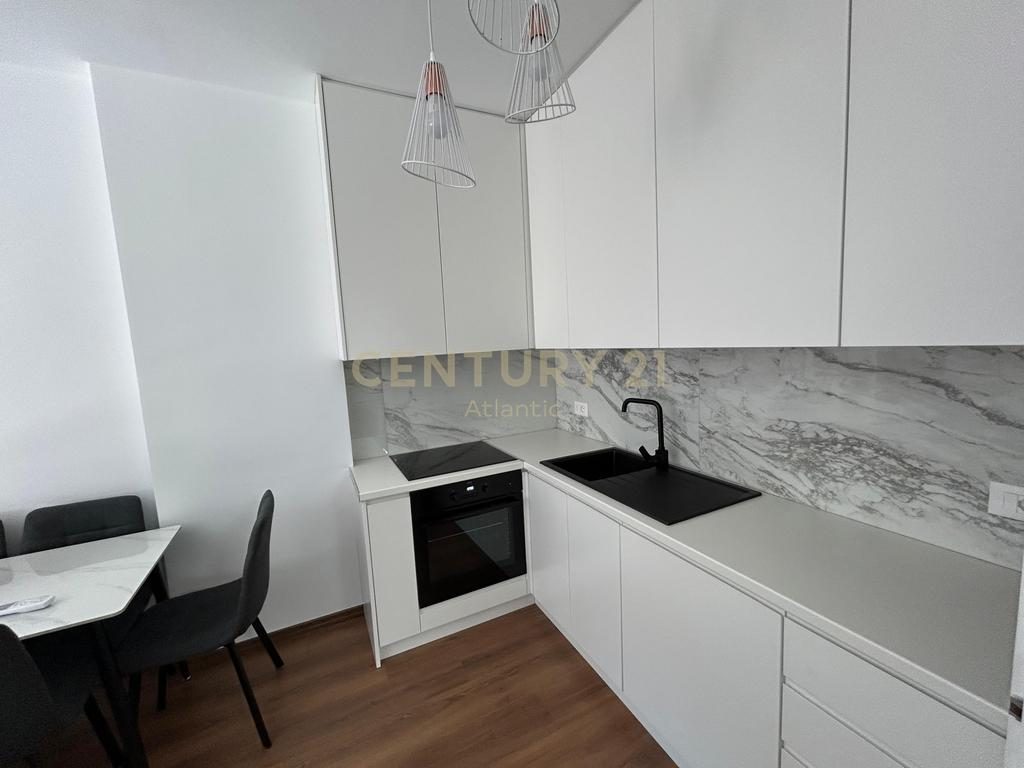 JEPET APARTAMENT 1+1 ME QERA NE PLAZH HEKURUDHA !!