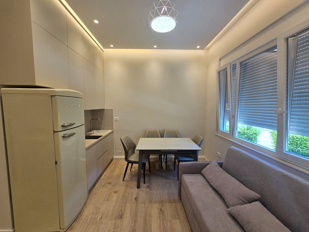 Apartament 1+1 per qera tek shkolla Servete Maci