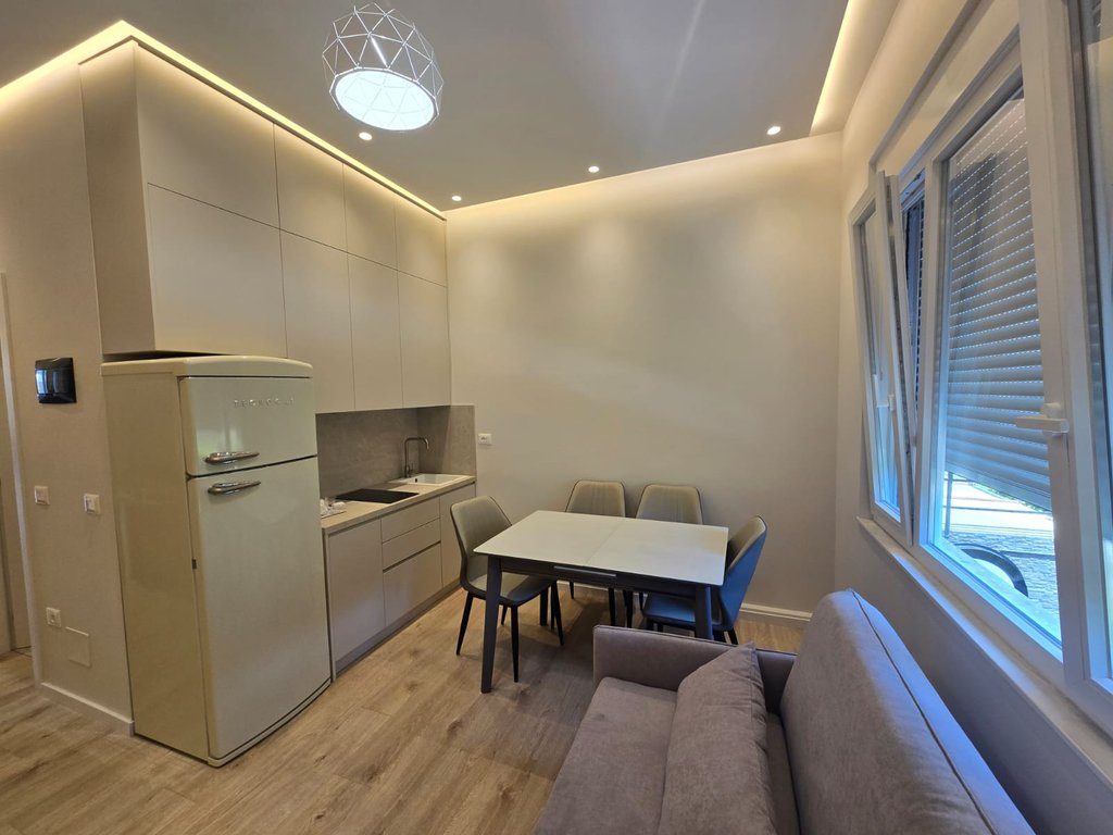 Apartament 1+1 per qera tek shkolla Servete Maci